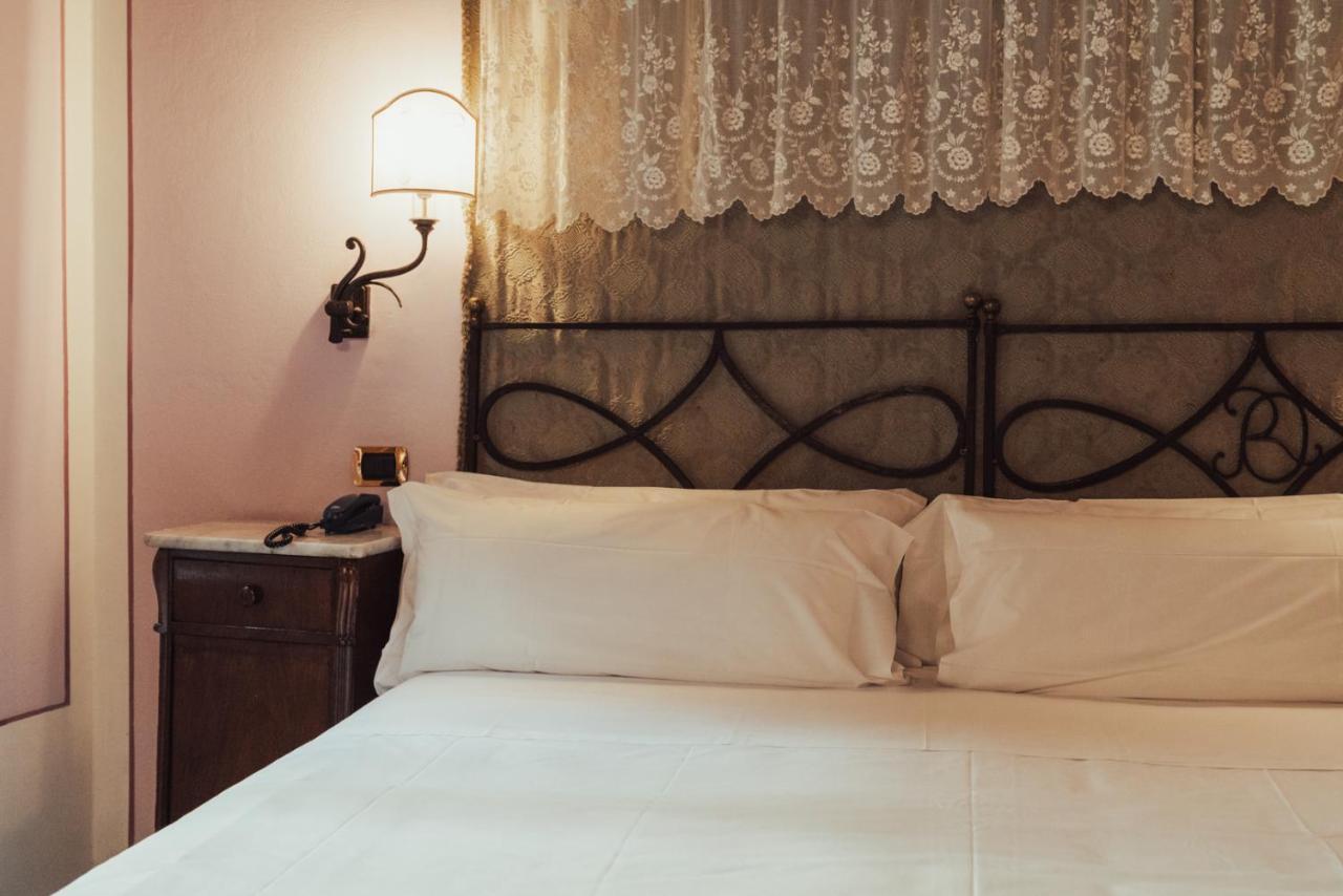 II Guelfo Bianco Hotell Florens Exteriör bild